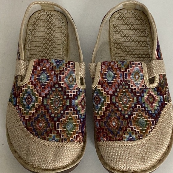 Women's Geometric Pattern Flat Casual Slip On Light Wt Shoe Size 40 (US 9/9.5) - Picture 9 of 14